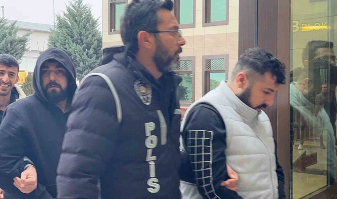 Sahte internet sitesiyle 250 kişiyi 500 milyon TL dolandıran çeteden