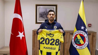 Fenerbahçe, 29 yaşındaki İrfan Can Kahveci ile 3 yıllık sözleşme