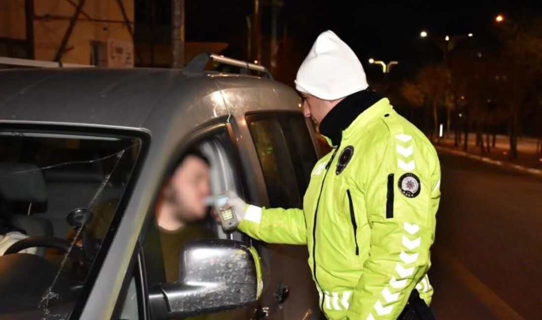 Isparta’da trafik ve asayiş denetimi: 8 araç trafikten men edildi Isparta'da yapılan denetimlerde 51