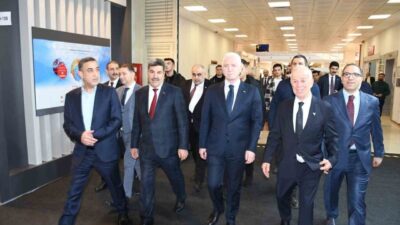 İstanbul Valisi Davut Gül, CFE Halı ve Yer Kaplamaları Fuarı'nı