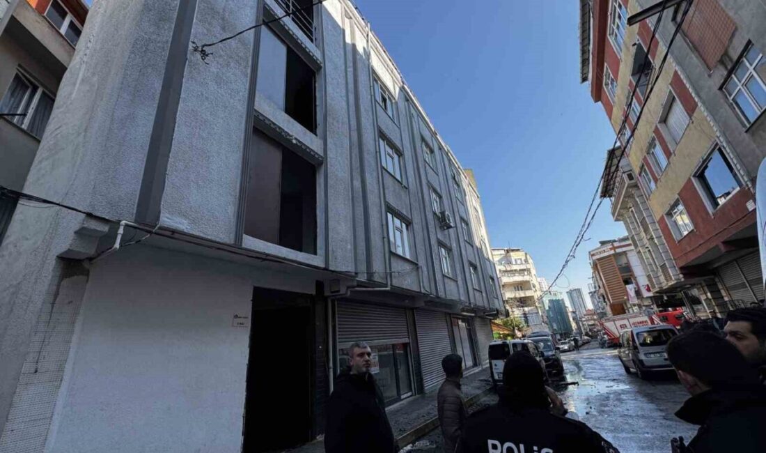 Küçükçekmece'deki tekstil atölyesinde çıkan yangın hızla kontrol altına alındı. Yangın