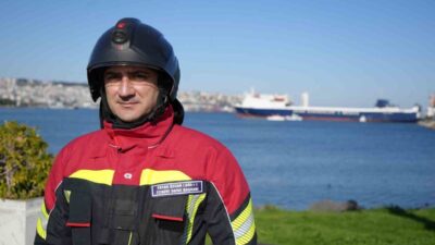 Samsun Limanı’nda çıkan kuru yük gemisi yangınına müdahale eden itfaiye
