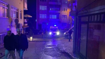 İzmit İlçesi'nde 4 katlı bir binanın çatı katında çıkan yangında