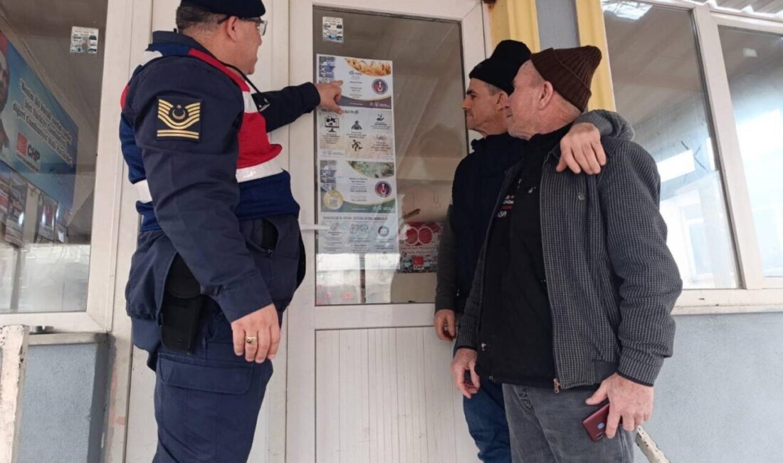 Manisa'nın Kırkağaç ilçesinde jandarma ekipleri, kırsal kesim mahallelerindeki çiftçileri tarım