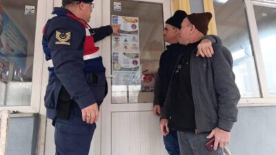 Manisa'nın Kırkağaç ilçesinde jandarma ekipleri, kırsal kesim mahallelerindeki çiftçileri tarım