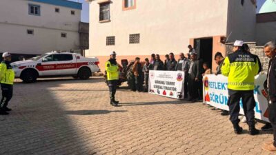 Gaziantep’te jandarma, 395 traktör sürücüsüne güvenlik trafik ve tarım eğitimi