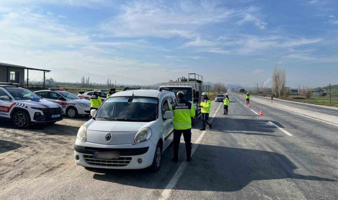 Jandarmadan havadan trafik denetimi Aydın'ın Çine ve Karpuzlu