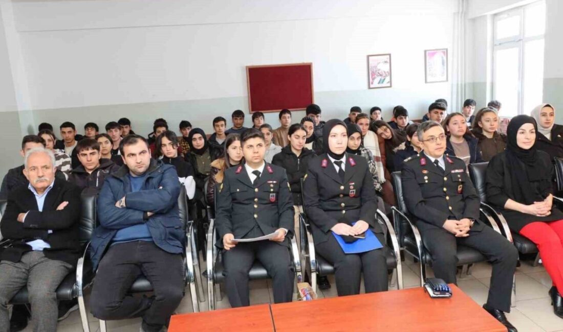 Jandarmadan öğrencilere kariyer etkinliği Erzurum İl Jandarma Komutanlığı,