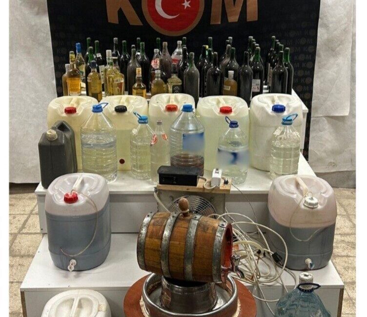 Kaçak ve sahte alkol satışına yönelik operasyonda 1 kişi tutuklandı Eskişehir'de polis operasyonunda yakalanan
