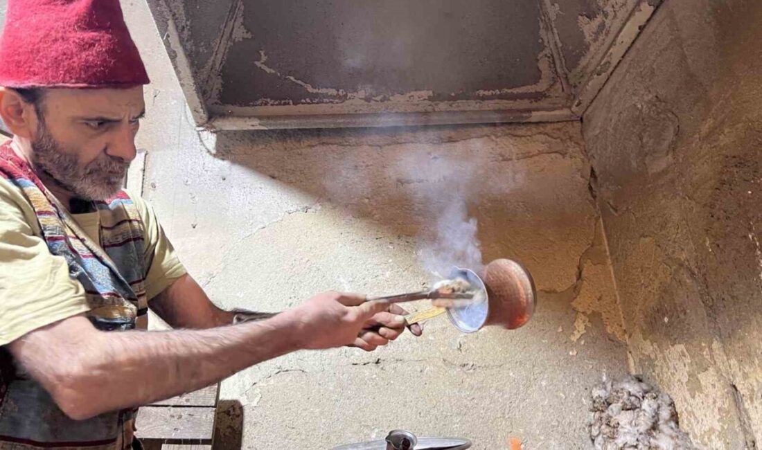 Kahramanmaraş’ın 40 yıllık kalaycısı Kahramanmaraş’taki tarihi Kapalı Çarşı'da