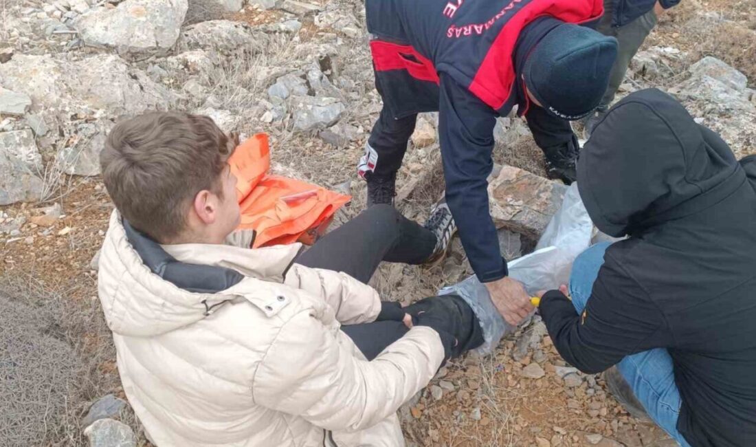 Kahramanmaraş'ta Arıtaş Dikmen Dağı'nda kayalıklardan düşen 16 yaşındaki çocuk yaralandı.