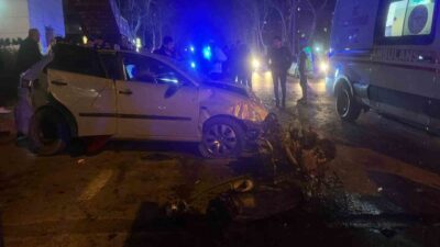 Kahramanmaraş'ta Adnan Menderes Bulvarı'nda gerçekleşen trafik kazasında 3 kişi yaralandı.