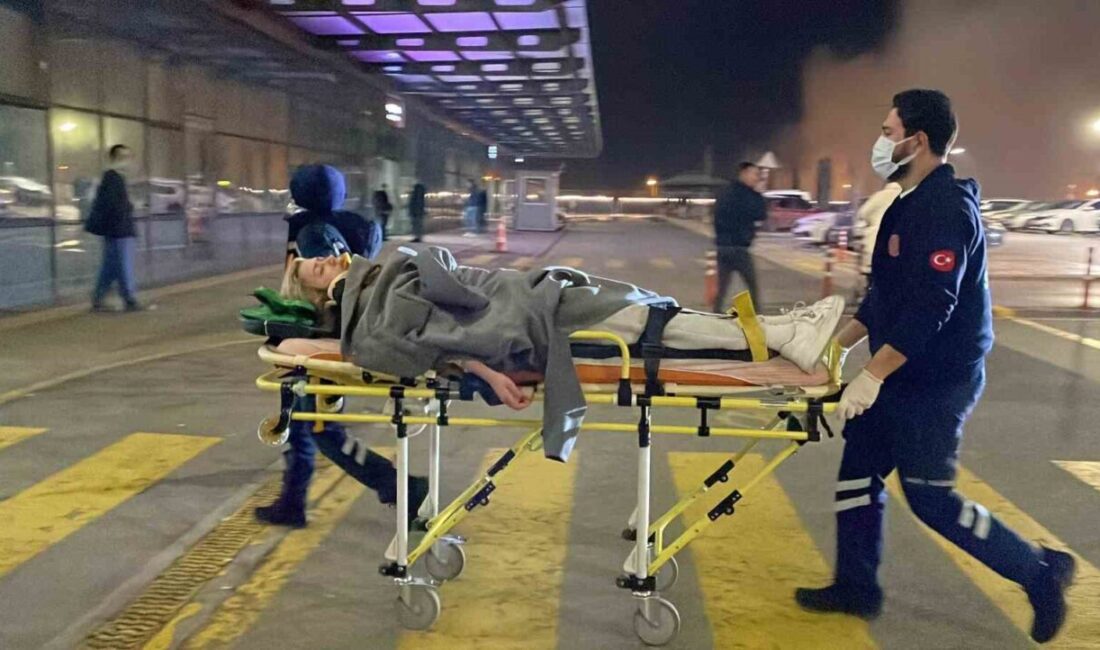 Kaldırımdan 10 metre aşağıdaki toprak zemine düşen kadın yaralandı Eskişehir'de gece saatlerinde yaşanan