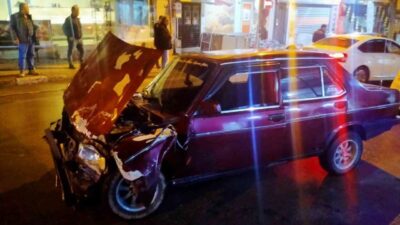 Aydın'ın Buharkent ilçesinde otomobil ile kamyonetin çarpıştığı kazada yaralanan olmazken,