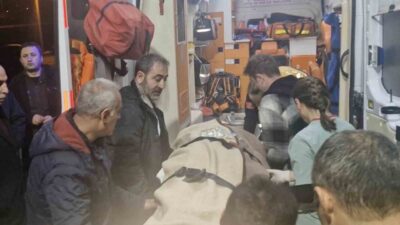 Çorum'un Alaca ilçesinde trafik kazasına müdahale ederken kamyonun çarpması sonucu