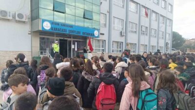 Karacasu İlçe Emniyet Amirliği, ilçedeki okullarda öğrencilere yönelik trafik güvenliği