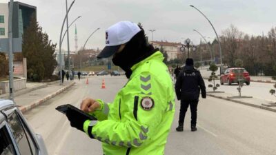Karaman İl Emniyet Müdürlüğü’ne bağlı ekipler sabahın ilk ışıklarına kadar