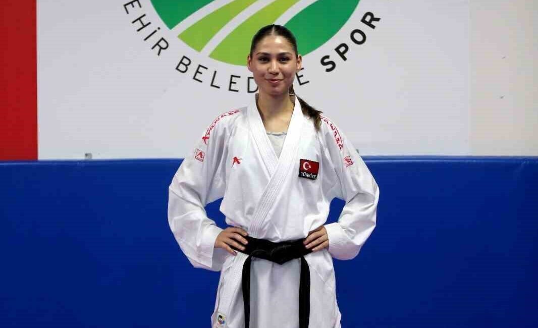 Sakarya Büyükşehirli karate sporcusu Zümra Rezzan İm, Fransa'da düzenlenecek Karate