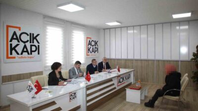 Kars Valisi Ziya Polat, vatandaşlarla Halk Günü'nde buluşarak sorunlarını dinledi