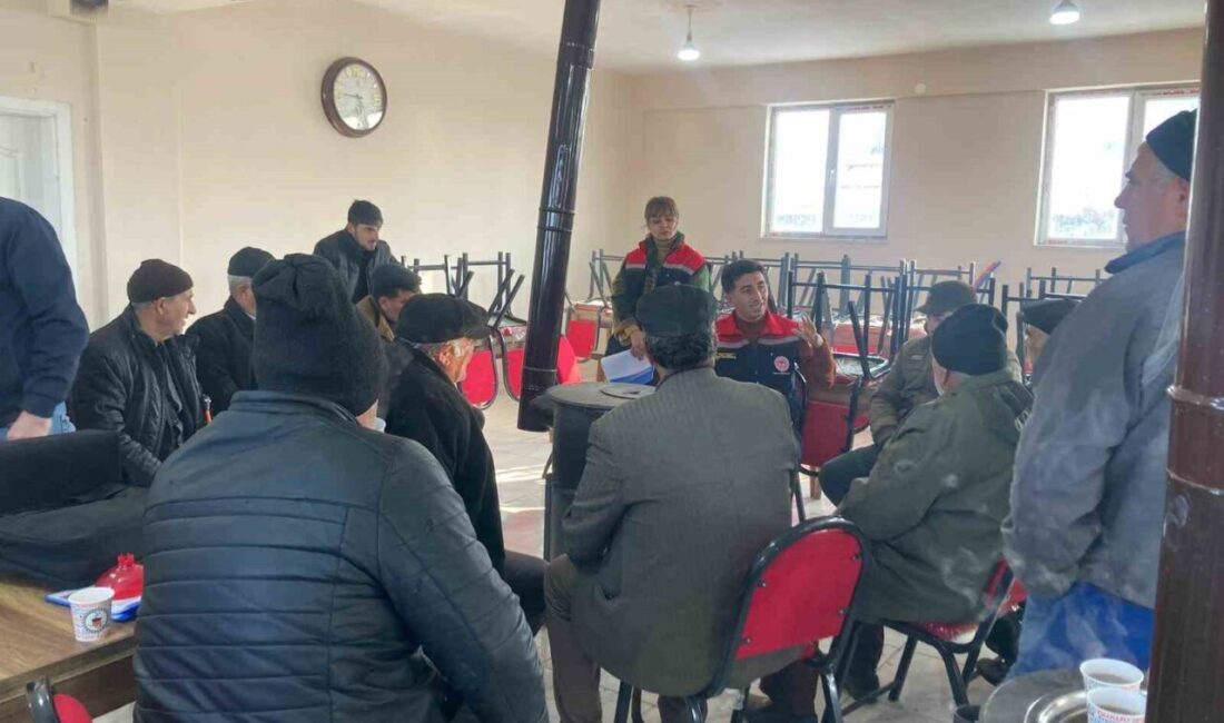 Kars'ta çiftçilere yönelik "Tarla Faresi ile Mücadele Eğitimi" düzenlendi. Eğitimde