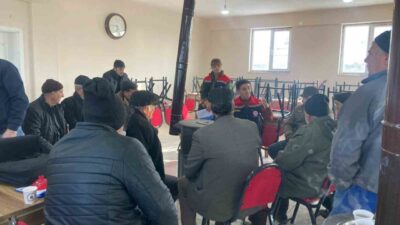 Kars'ta çiftçilere yönelik "Tarla Faresi ile Mücadele Eğitimi" düzenlendi. Eğitimde
