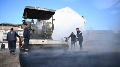 Kartepe Belediyesi, Ceylan ve Öyküm Sokak'ta toplam 280 ton asfalt