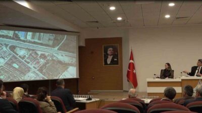 Kartepe Belediyesi'nin meclis toplantısında Sağlık Bakanlığı'na devredilecek olan 19 bin