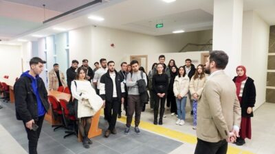 Kastamonu Üniversitesi’nde, TEKNOFEST için düzenlenen seminerde öğrencilere yarışma detayları aktarıldı.