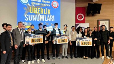 Kastamonu Üniversitesi Sivil Havacılık Yüksekokulu öğrencileri, liderlik sunumlarında yarıştı. Ödüller
