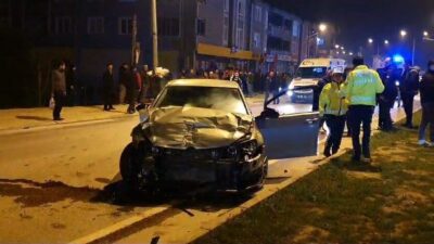 İnegöl'de meydana gelen trafik kazasında Kenan G. yönetimindeki otomobil, U