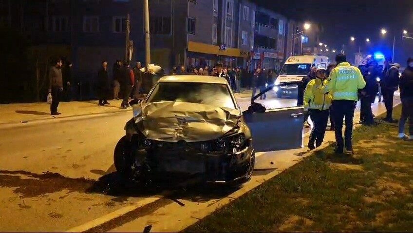 İnegöl'de meydana gelen trafik kazasında Kenan G. yönetimindeki otomobil, U
