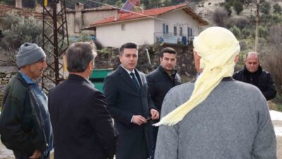 Karacasu Kaymakamı Mehmet Gündoğdu, Hacıhıdırlar Mahallesi'nde vatandaşlarla buluşarak taleplerini dinledi.