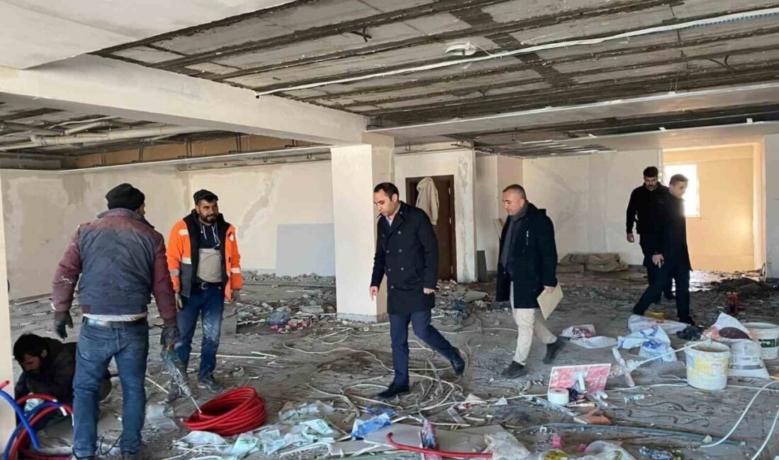 Kaymakam Partal, ilçe kütüphanesi tadilat çalışmalarını yerinde inceledi Besni Kaymakamı Çağlar Partal,
