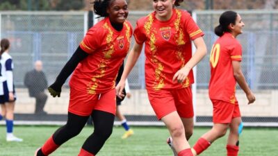 Kayserispor Kadın Futbol Kulübü, ligdeki son 3 maçını kazanarak Play-Off'a