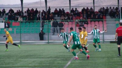 Kayseri Şekerspor, Kocasinan Şimşekspor'u 3-2 mağlup ederek zirveye bir adım