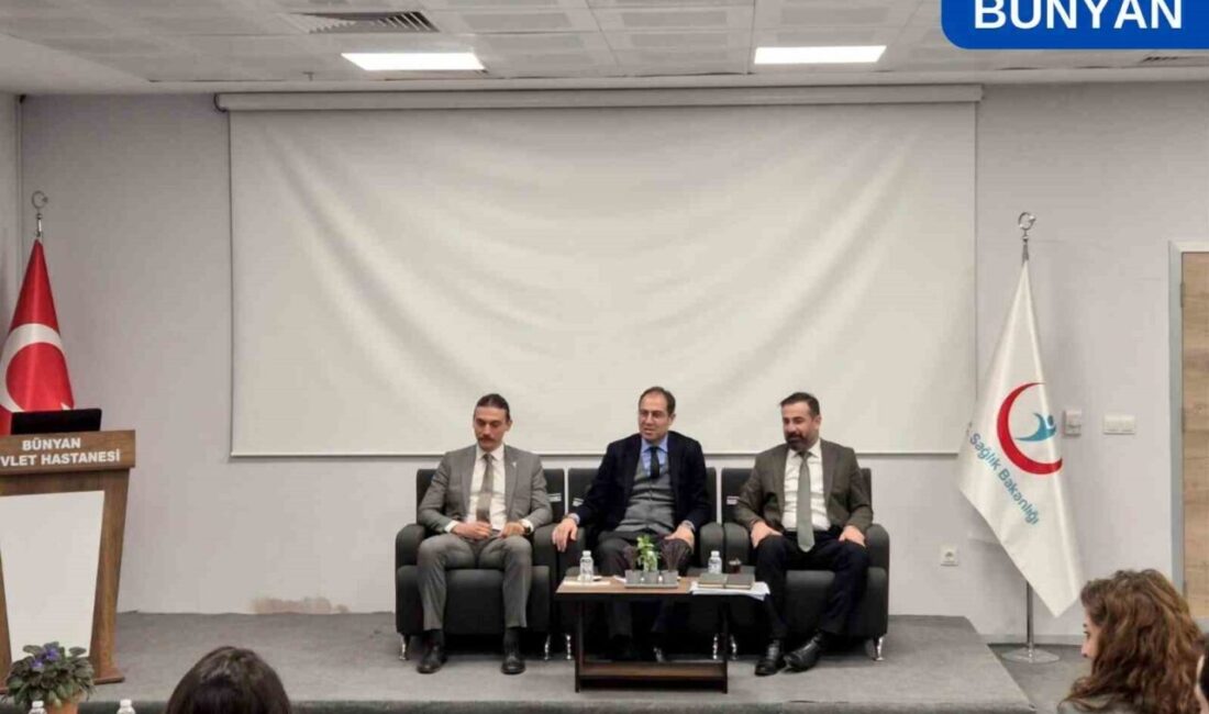 Sağlık Bakanlığı, ilçe hastanelerinde uzman hekimler ve aile hekimlerini bir