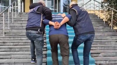 Kayseri'de polis ekipleri, FETÖ'den hüküm giymiş 2 kişiyi yakaladı. İhraç