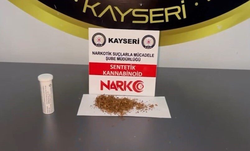 Kayseri'de Narkotik Suçlarla Mücadele Şube Müdürlüğü ekipleri, 22 gram uyuşturucu