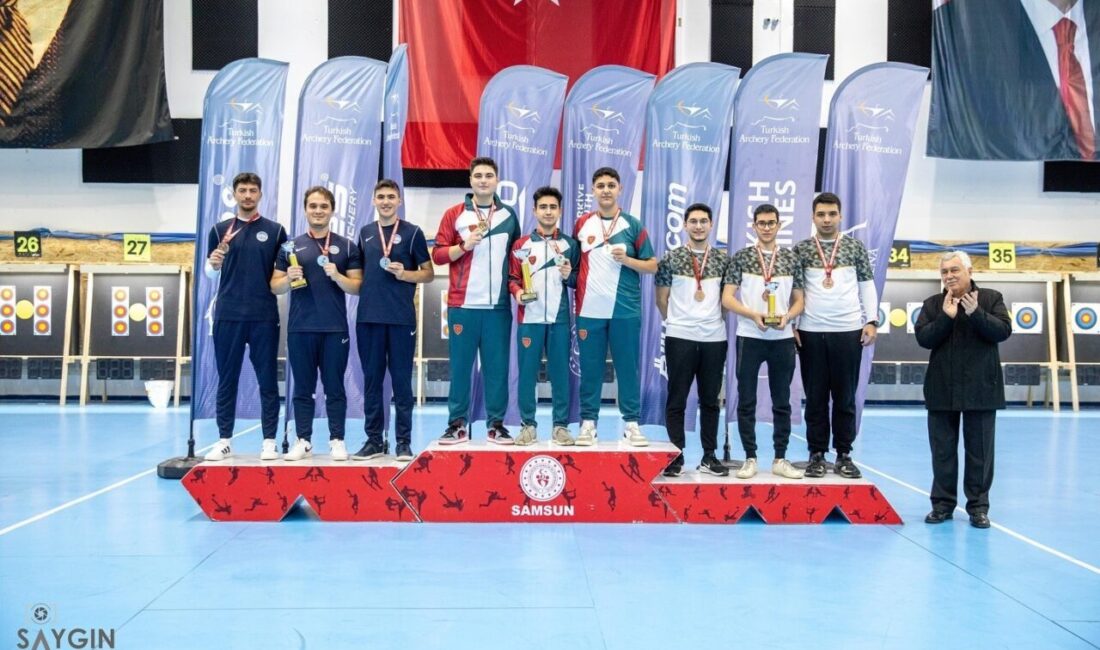 Kayseri Büyükşehir Belediyesi'nden Yunus Emre Aslan Türkiye Şampiyonu olurken, Makaralı