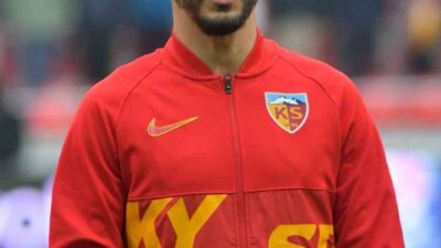 Kayserispor'un kaptanı Gökhan Sazdağı, cezası sebebiyle Samsunspor maçında forma giyemeyecek.