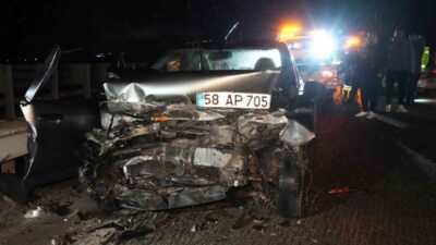Kırıkkale'de yağışın etkisiyle meydana gelen kazada 3 araç karıştı, 10