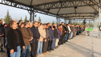 Adıyaman Lisesi'nde görev yapan Türk Dili ve Edebiyatı öğretmeni Burak