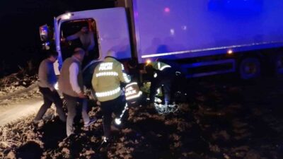 Alaca'da minibüs devrilip trafik polisine kamyon çarptı. İlyas A., Asuman