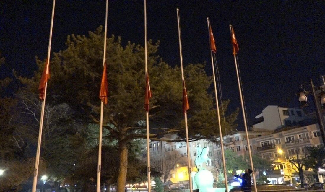 Bolu Kartalkaya Kayak Merkezi'nde yaşanan otel yangınında hayatını kaybedenler nedeniyle