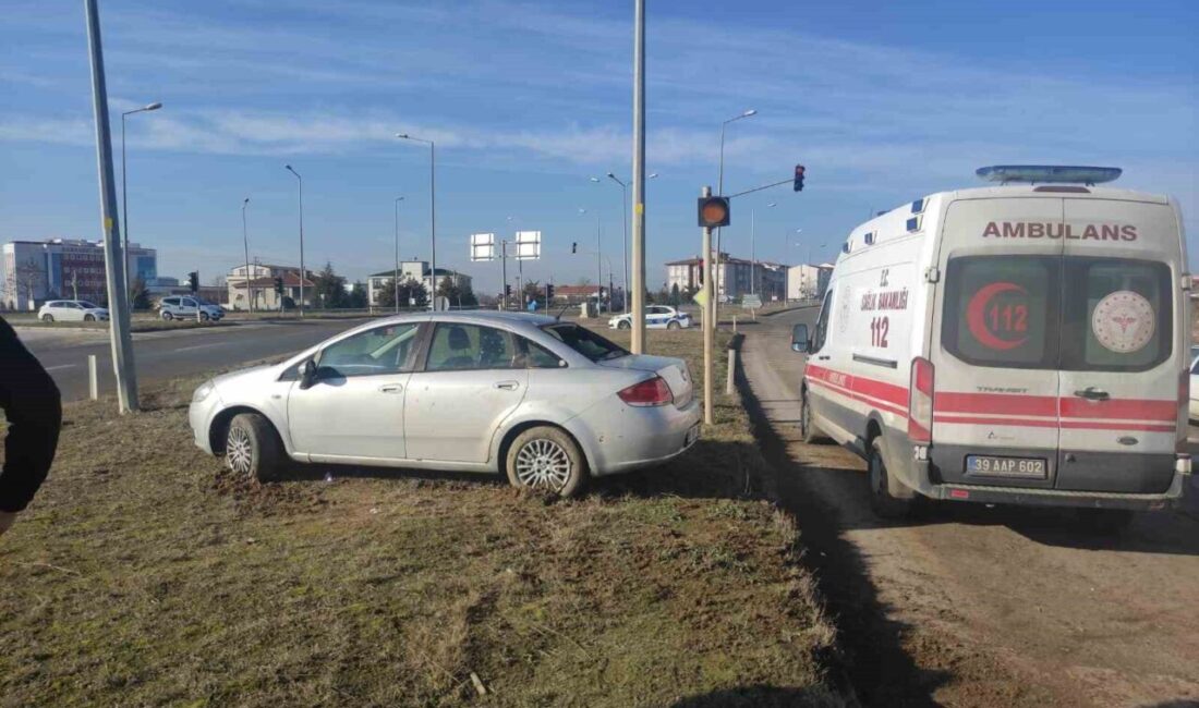 Babaeski, Kırklareli'de meydana gelen trafik kazasında araç refüje çıktı, 2