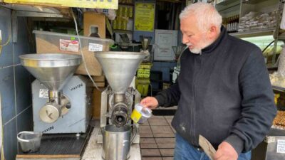 Selim Yalçıner, Eskişehir'de çörekotu yağı üretiyor. Kışla birlikte çörek otu