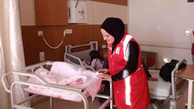 Kızılay Ağrı Şubesi kadın gönüllüleri, 2025 yılının ilk gününde dünyaya