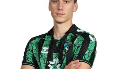 Kocaelispor, genç futbolcu Haşim Arda Sarman'ı Belediye Derincespor'a kiraladığını duyurdu.