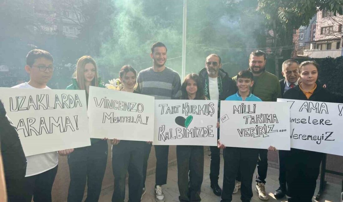 Kocaelispor’un golcüsü okullarda yıldız gibi karşılandı Kocaelispor'un liderlik yolundaki çıkışı,