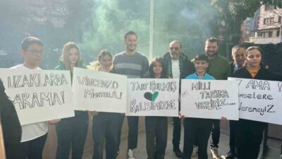 Kocaelispor'un liderlik yolundaki çıkışı, Oğulcan Çağlayan'ın öğrencilerle buluşmalarıyla renklendi. Çocuklar,